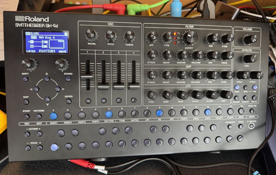 Roland SH4D de segunda mano · Foto 2 de 3 · Pontevedra · 330 €