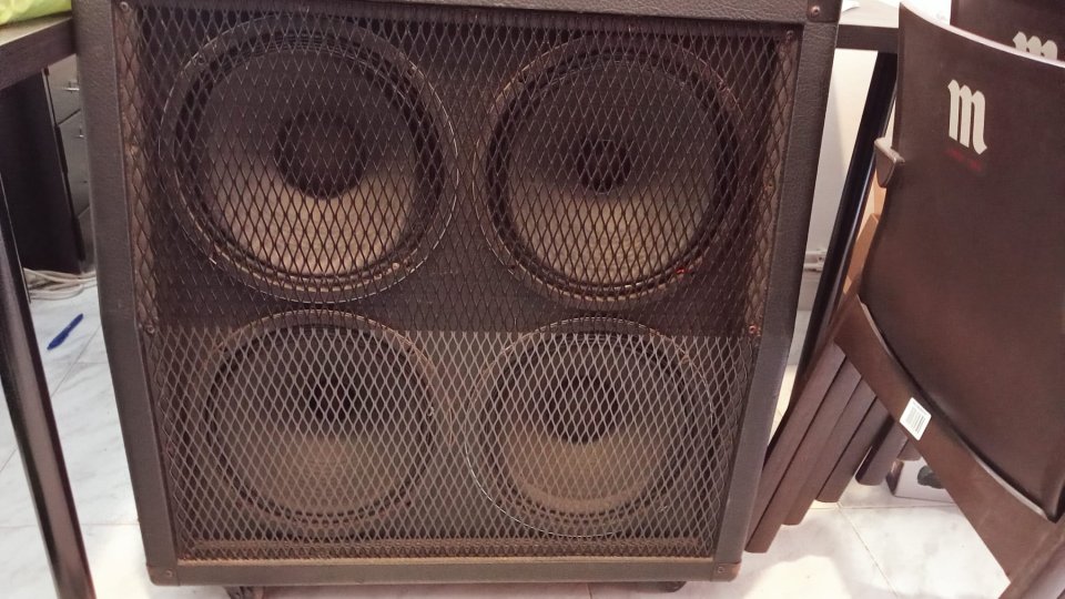 Vendo Amplificador de Guitarra Peavey 5150 con pantalla peavey