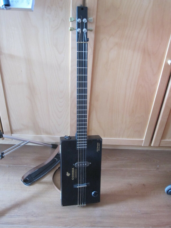 Cigar Box 4 cuerdas (cohibas)