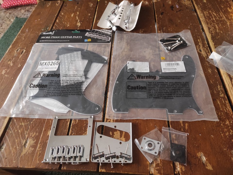 Cacharrería/piecerio variado de segunda mano · Foto 1 de 7 · Valencia · 30 €