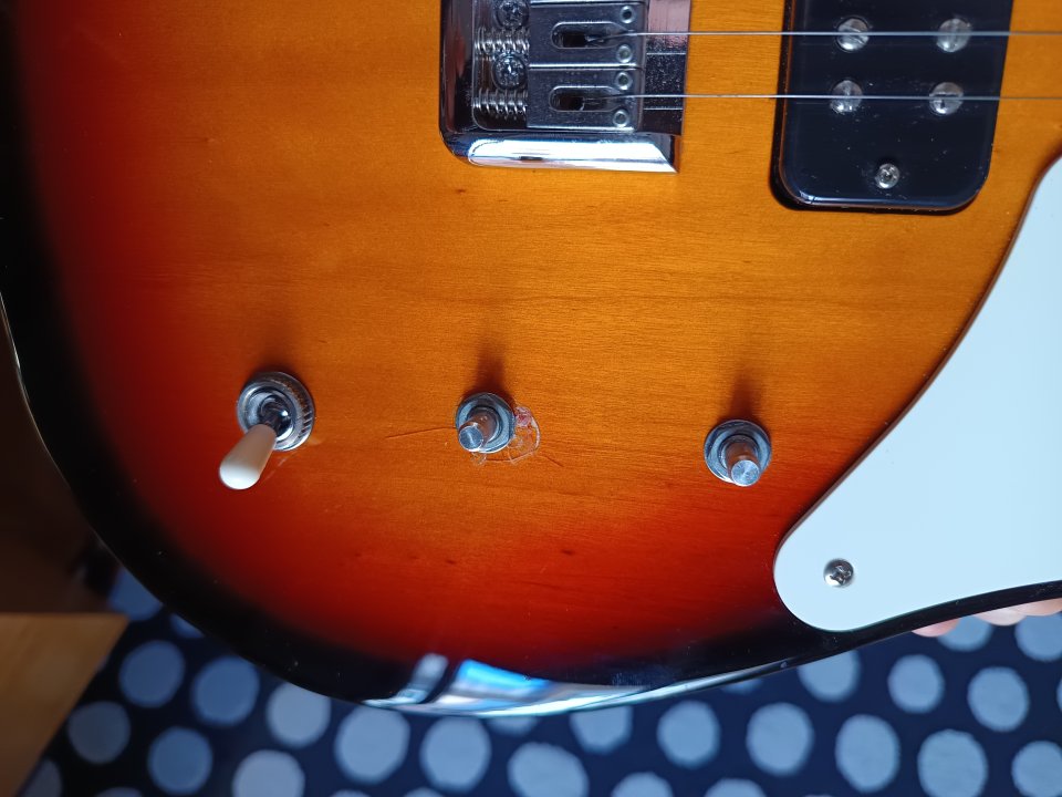 Squier Paranormal Cabronita Baritone Telecaster con mods