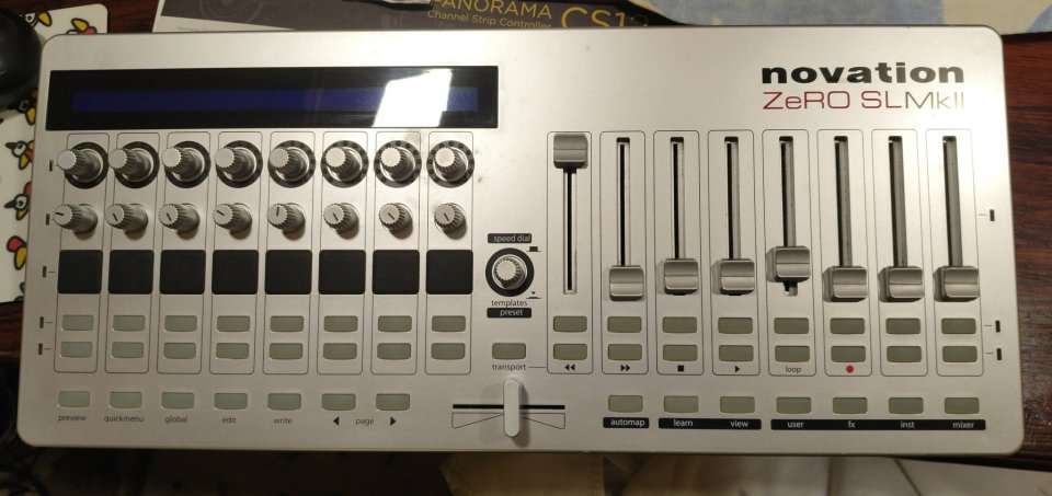 Novation ReMote Zero SL MKII Controlador MIDI (admite sysex) de segunda mano · Foto 1 de 4 · Valencia · 80 €