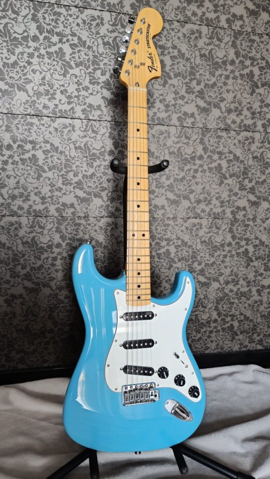 FENDER STRATOCASTER limited Japan