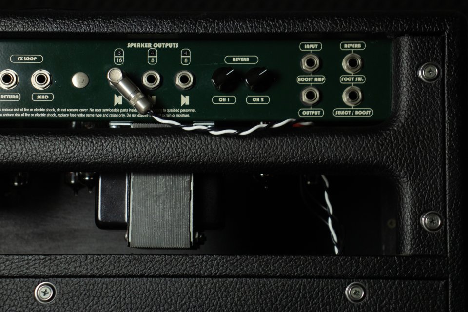 Bogner Shiva EL34 2-Canales 80-Watt 1x12 con Reverb 2005 - Green Back Panel de segunda mano · Foto 6 de 10 · Ourense · 2599 €