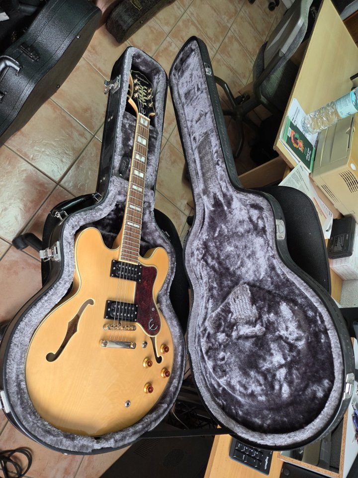 Epiphone Sheraton II (2012) - Natural Gloss | Elegancia y Tono Semi-Hollow