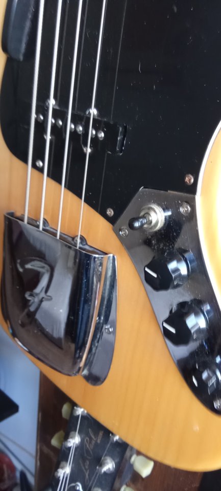 Squier Classic Vibe 70 Jazz Bass Natural de segunda mano · Foto 3 de 10 · Madrid · 350 €