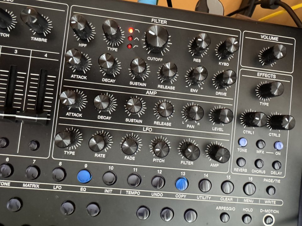 Roland SH4D de segunda mano · Foto 3 de 3 · Pontevedra · 330 €