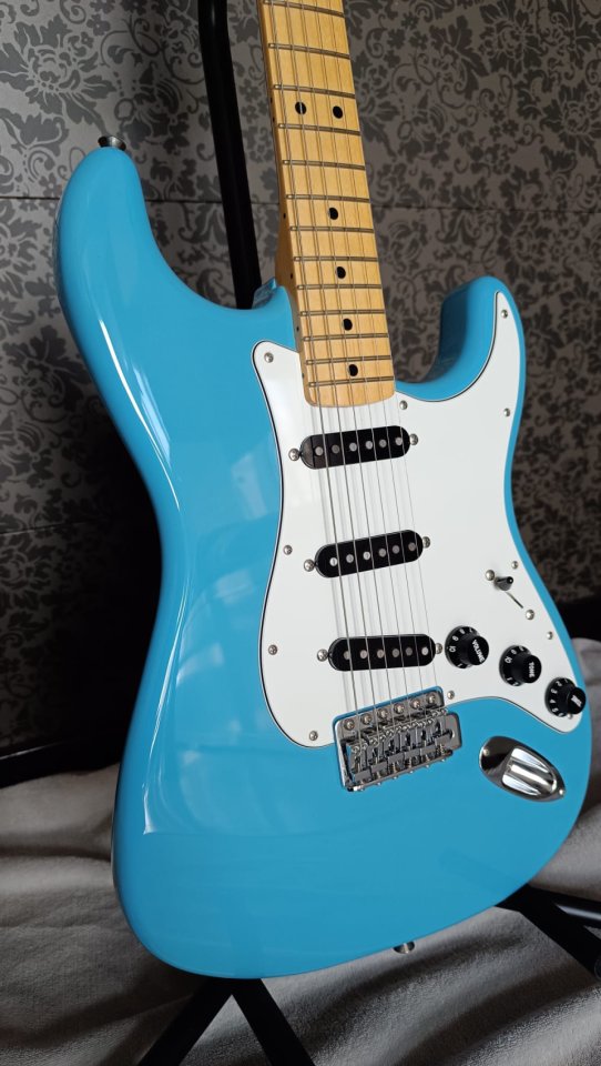 FENDER STRATOCASTER limited Japan