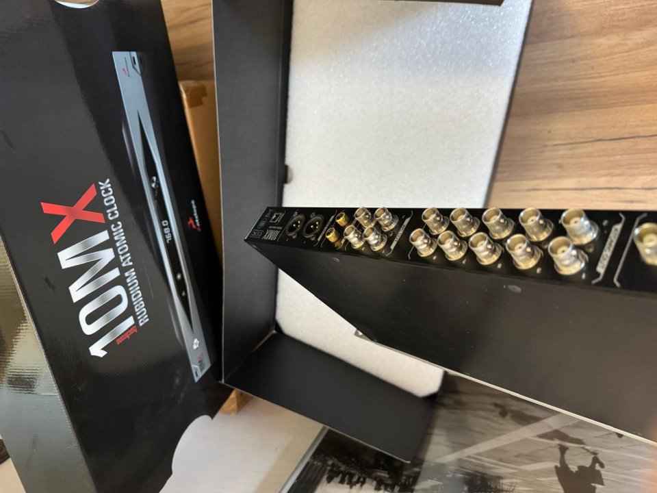 Antelope 10MX (wordclock)