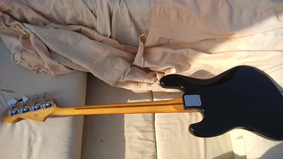 Squier Jazz Bass Korea Cuerpo Aliso de segunda mano · Foto 7 de 8 · Valencia · 400 €