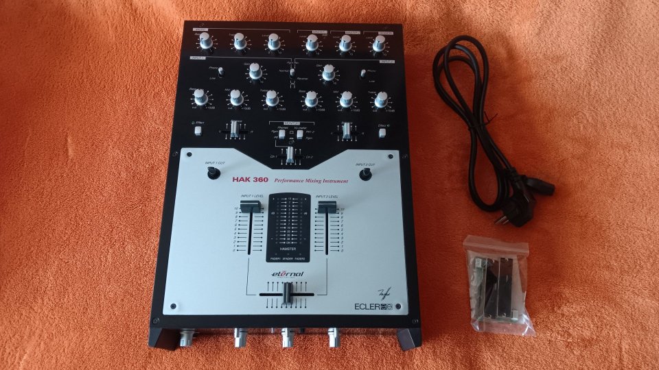 Ecler Hak 360 con Eternal Crossfader instalado + accesorios