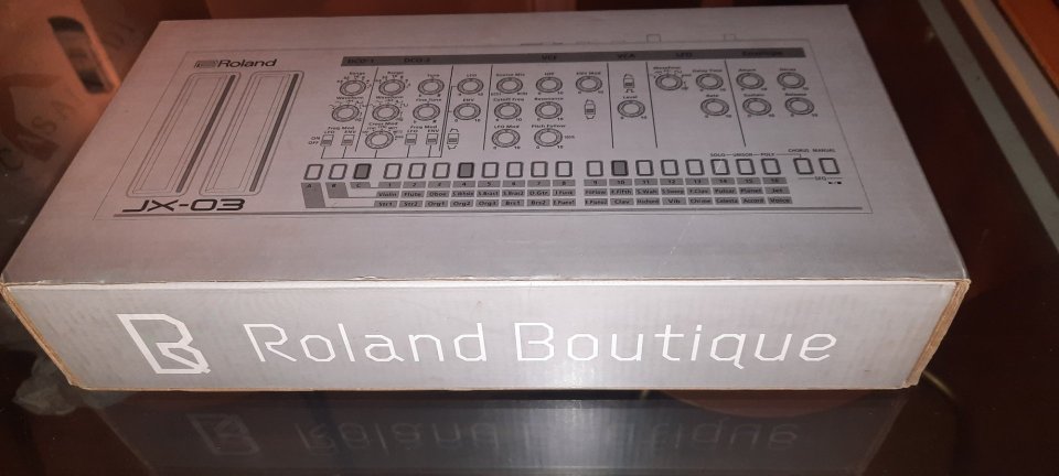Roland Boutique JX-03 de segunda mano · Foto 1 de 5 · Barcelona · 330 €