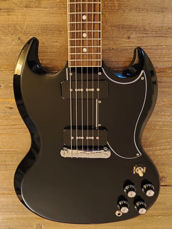Gibson SG Special Ebony P90 de segunda mano · Foto 2 de 7 · Madrid · 1100 €