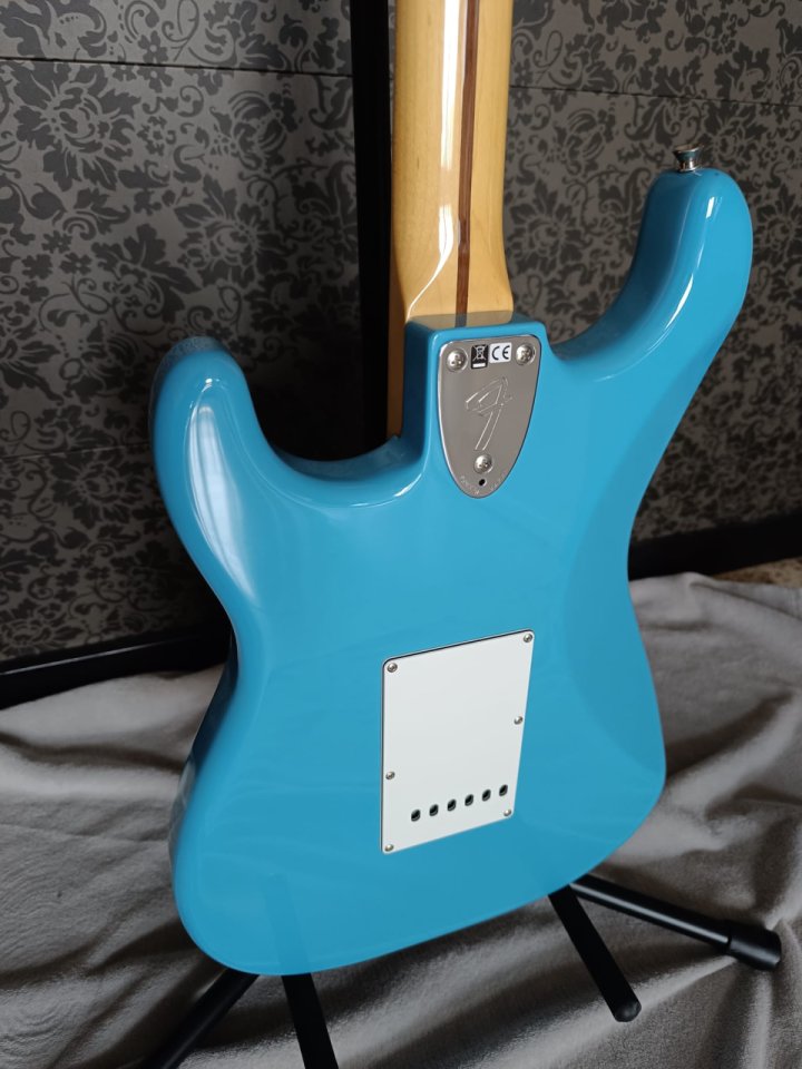 FENDER STRATOCASTER limited Japan