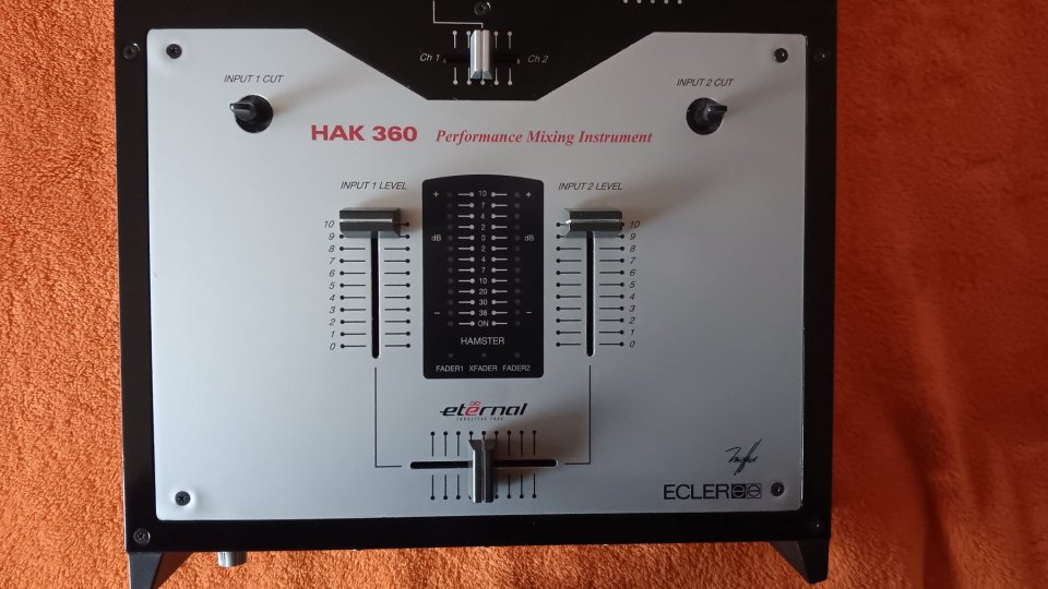 Ecler Hak 360 con Eternal Crossfader instalado + accesorios