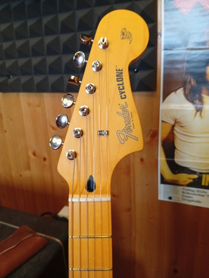 Fender Cyclone japonesa(cambios) de segunda mano · Foto 4 de 5 · Alicante · 800 €