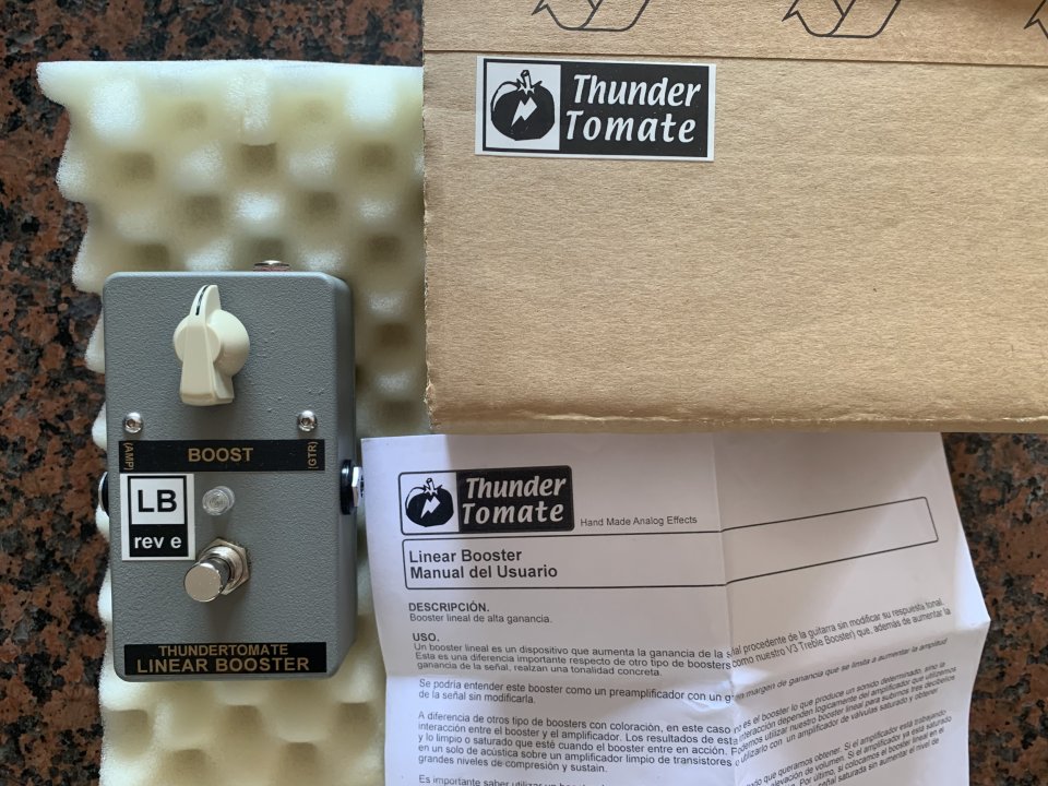 Pedal boutique Thunder Tomate Linear Booster de segunda mano · Foto 2 de 8 · Barcelona · 180 €