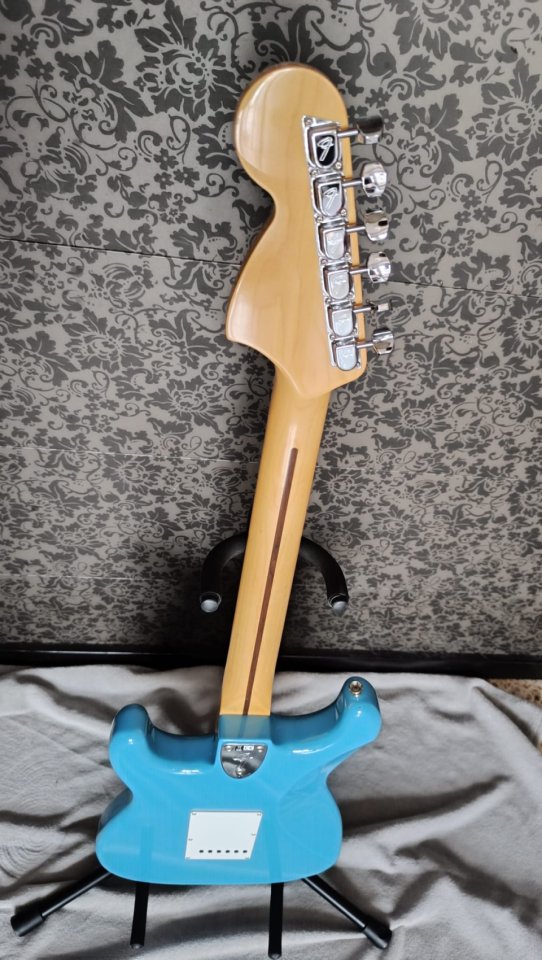FENDER STRATOCASTER limited Japan