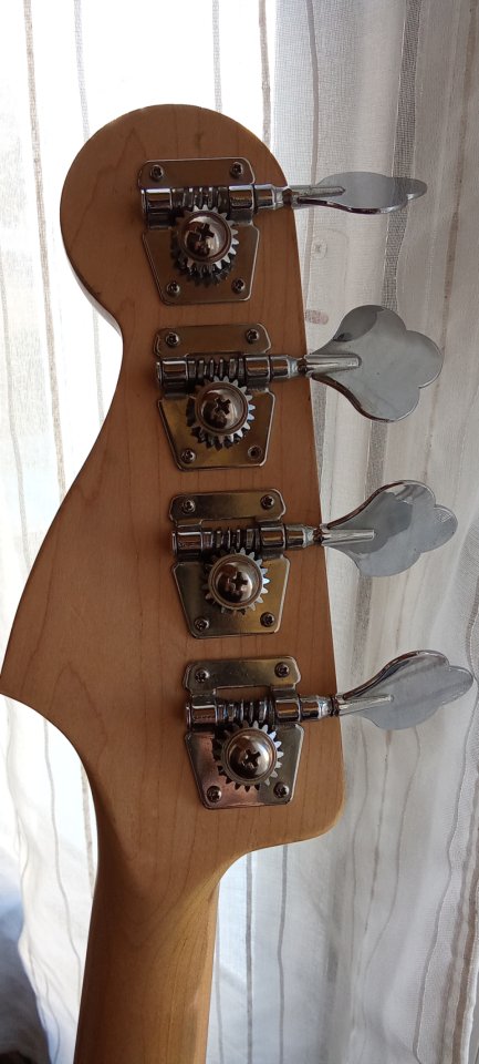 Squier Classic Vibe 70 Jazz Bass Natural de segunda mano · Foto 7 de 10 · Madrid · 350 €