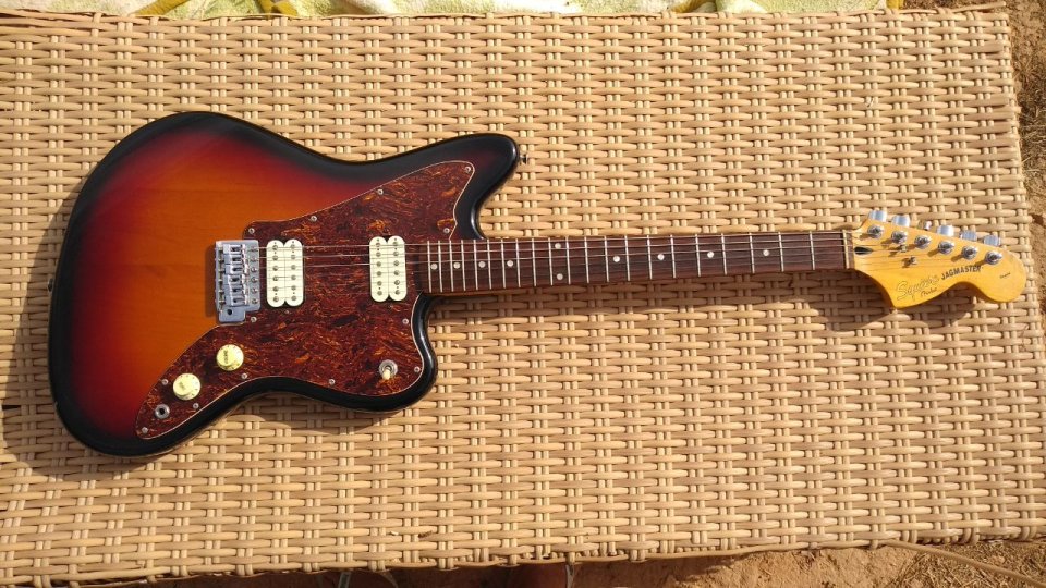 Squier JAGMASTER Vintage Modified cuerpo Aliso de segunda mano · Foto 2 de 8 · Valencia · 330 €