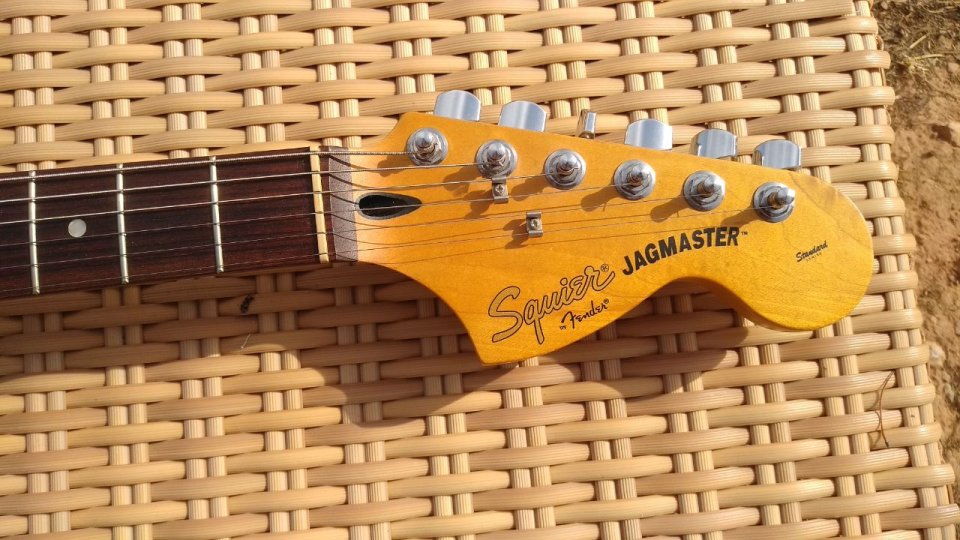 Squier JAGMASTER Vintage Modified cuerpo Aliso de segunda mano · Foto 3 de 8 · Valencia · 330 €
