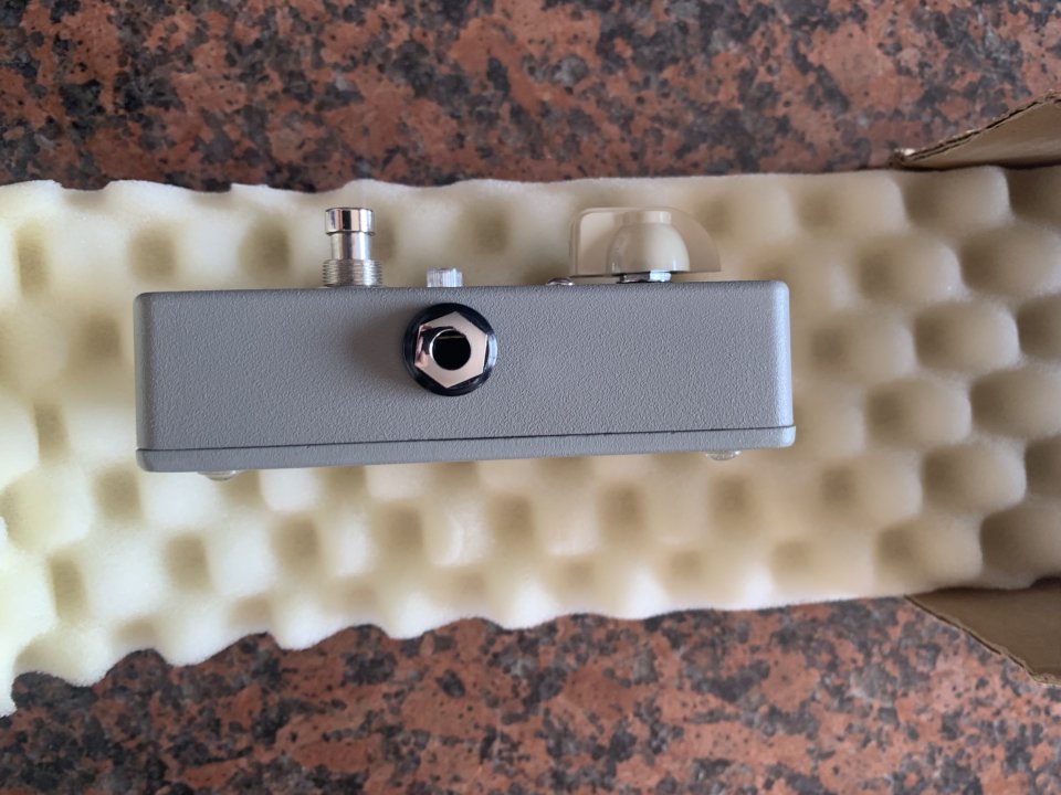 Pedal boutique Thunder Tomate Linear Booster de segunda mano · Foto 5 de 8 · Barcelona · 180 €