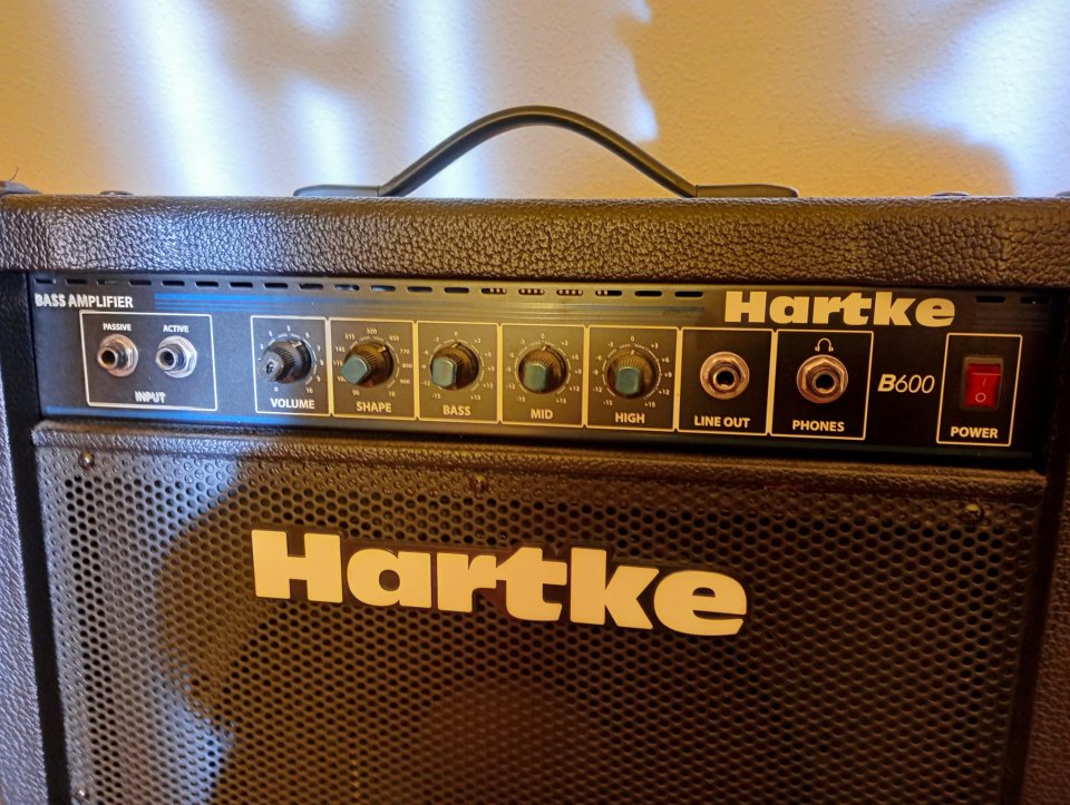 Amplificador para bajo Hartke B600 de segunda mano · Foto 3 de 7 · Guadalajara · 100 €