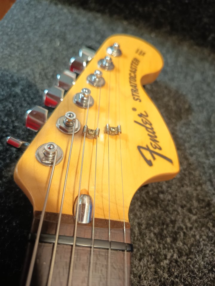 Strato 70's Reissue (Japan 1989) de segunda mano · Foto 6 de 10 · Madrid · 750 €