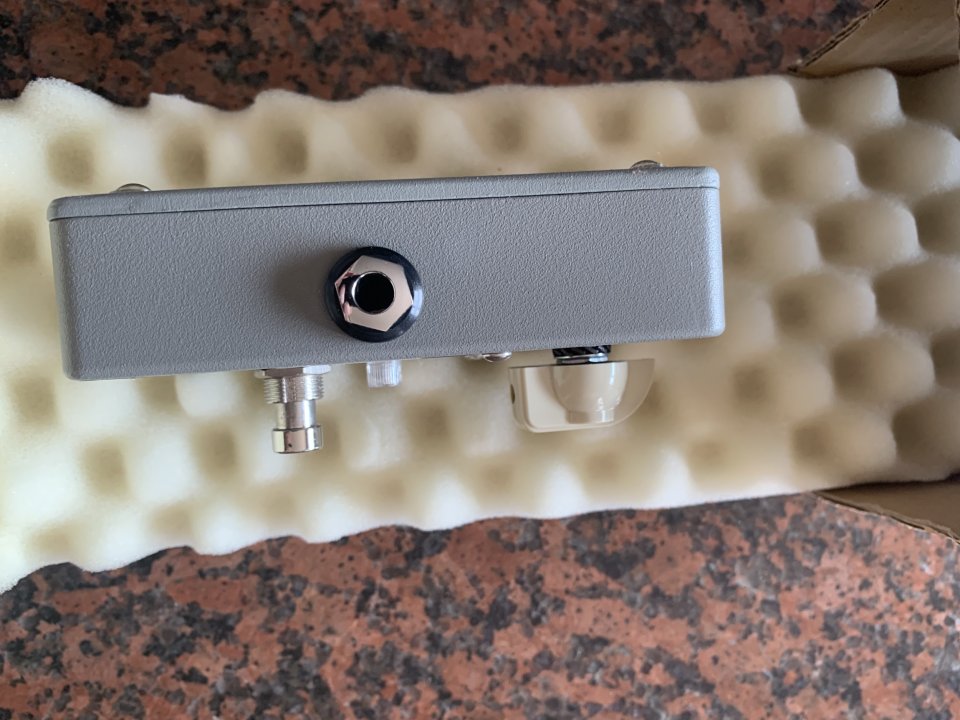 Pedal boutique Thunder Tomate Linear Booster de segunda mano · Foto 6 de 8 · Barcelona · 180 €