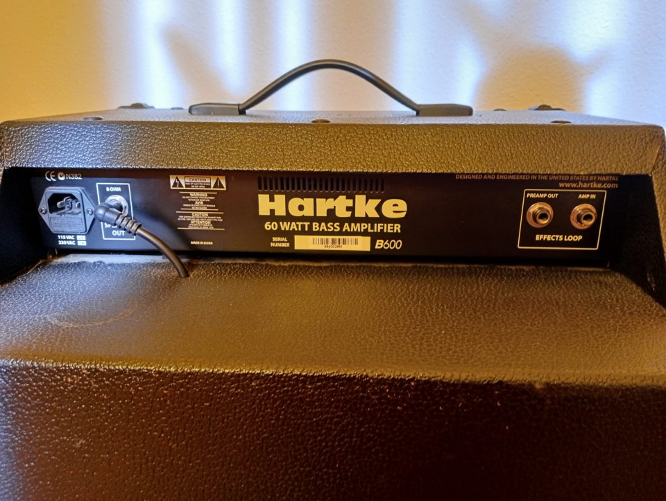 Amplificador para bajo Hartke B600 de segunda mano · Foto 4 de 7 · Guadalajara · 100 €