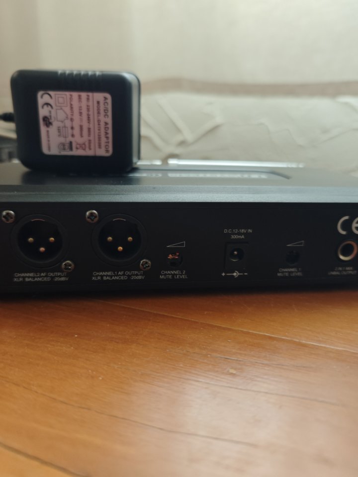 Sistema Inear inalámbrico LD Systems 2x1 de segunda mano · Foto 4 de 4 · Barcelona · 200 €