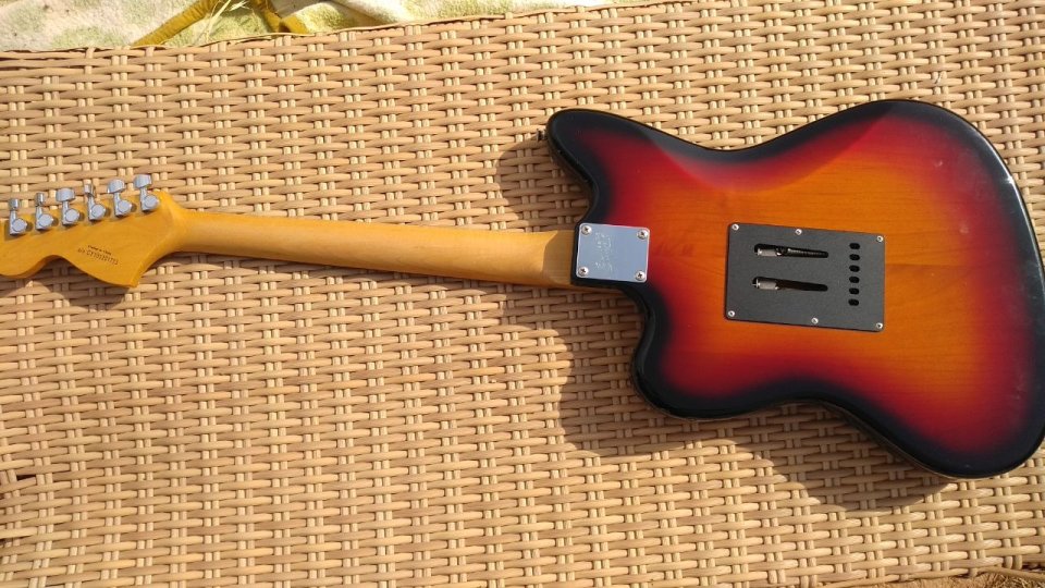Squier JAGMASTER Vintage Modified cuerpo Aliso de segunda mano · Foto 6 de 8 · Valencia · 330 €