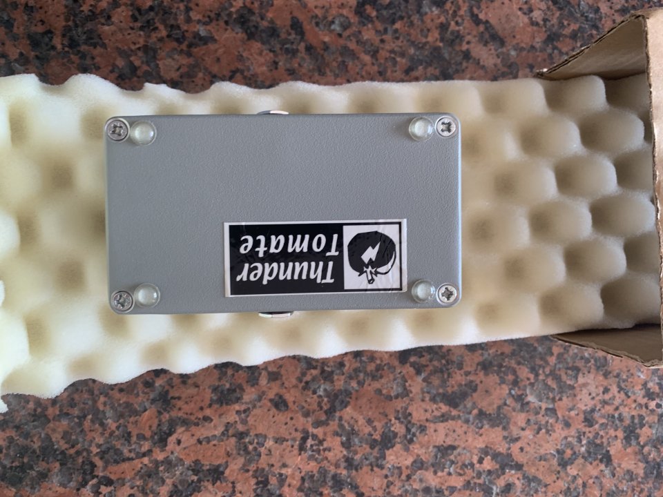 Pedal boutique Thunder Tomate Linear Booster de segunda mano · Foto 7 de 8 · Barcelona · 180 €