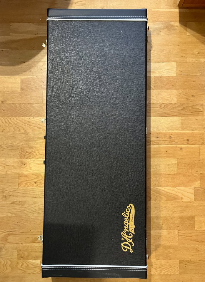 D’Angelico Deluxe Bedford Black