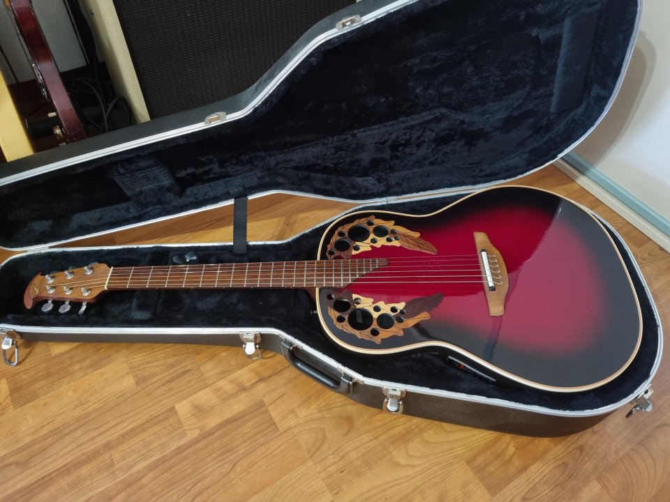 Guitarra Ovation electroacústica