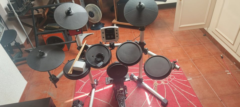 Bateria electrónica Millenium MPS-150 de segunda mano · Foto 1 de 2 · Madrid · 120 €