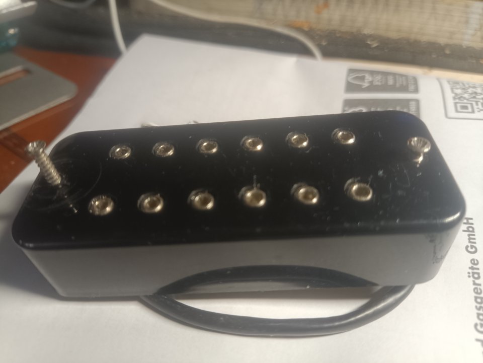 Dimarzio superdistortion p90 size