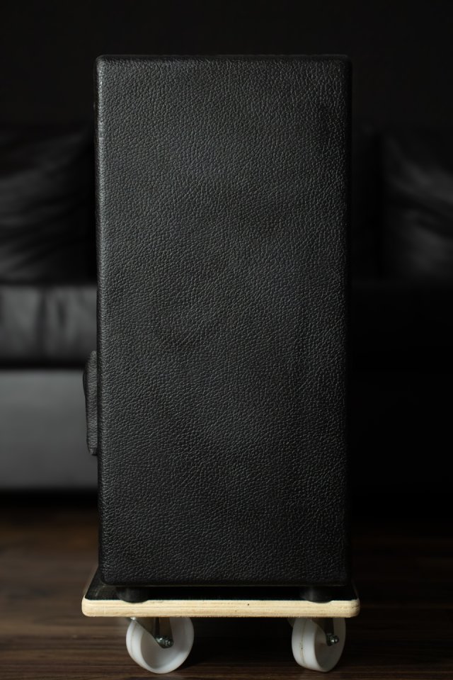 Bogner Shiva EL34 2-Canales 80-Watt 1x12 con Reverb 2005 - Green Back Panel de segunda mano · Foto 9 de 10 · Ourense · 2599 €