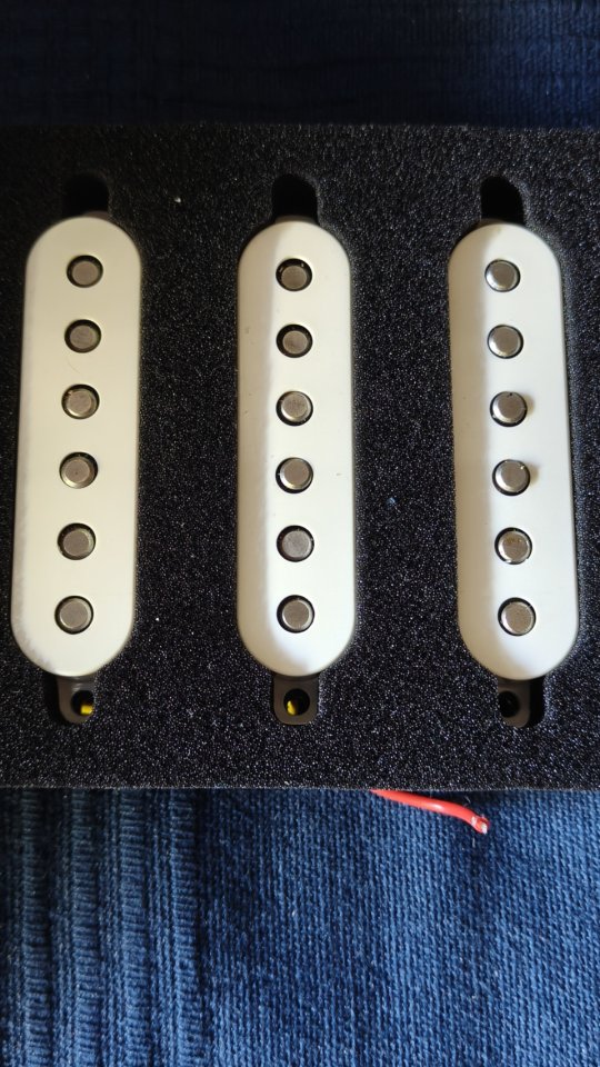 Set Pastillas Stratocaster de segunda mano · Foto 1 de 2 · Madrid · 75 €