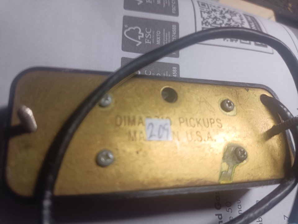 Dimarzio superdistortion p90 size