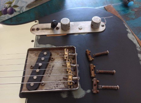 Cuerpo y piezas sacados de una Fender Telecaster Joe Strummer de segunda mano · Foto 3 de 4 · Valencia · 300 €