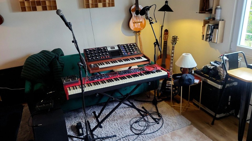 Minimoog Voyager con Flight Case da Thomann de segunda mano · Foto 1 de 3 · Barcelona · 2400 €