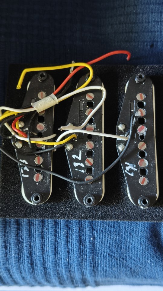 Set Pastillas Stratocaster de segunda mano · Foto 2 de 2 · Madrid · 75 €