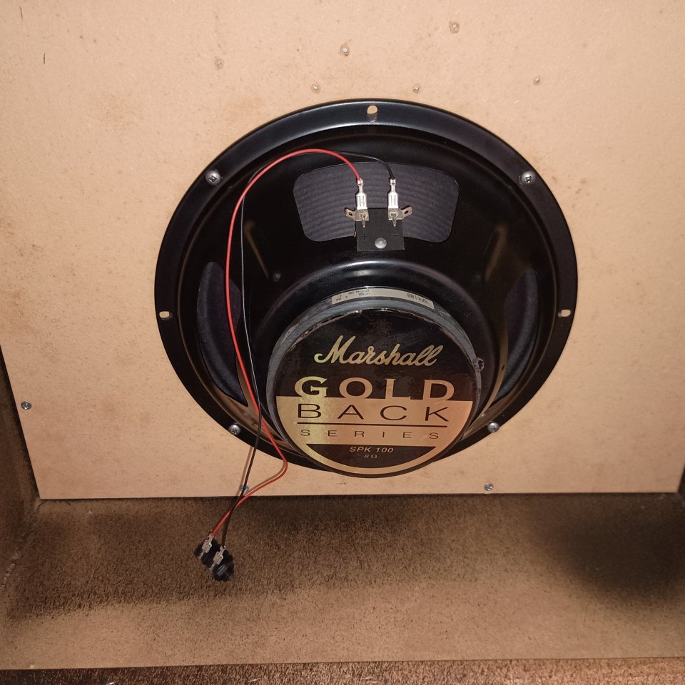 Marshall vs12 pantalla 1x12 de segunda mano · Foto 3 de 8 · Málaga · 200 €
