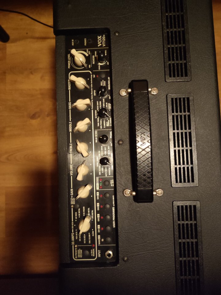 Vox Valvetronix VT120+ de segunda mano · Foto 2 de 4 · Murcia · 350 €