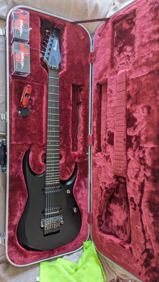 Ibanez Prestige RGD2127Z MIJ 2015 + DiMarzio + estuche original de segunda mano · Foto 5 de 10 · Valencia · 1150 €
