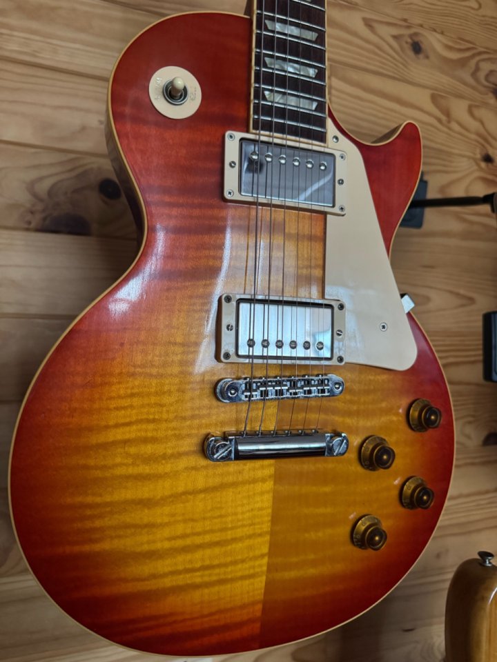 Gibson les Paul standard plus de segunda mano · Foto 1 de 7 · Bizkaia · 2200 €