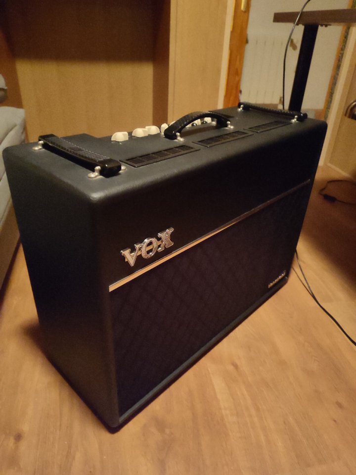Vox Valvetronix VT120+ de segunda mano · Foto 3 de 4 · Murcia · 350 €