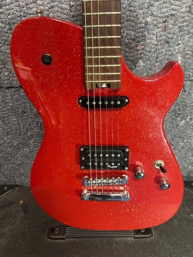 Guitarra Cort MBC-1 Red Sparkle