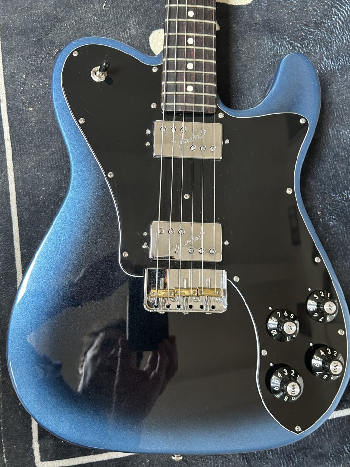Fender American Prodesional II Tele DLX DK NIT (2.025) de segunda mano · Foto 5 de 10 · Valencia · 1500 €